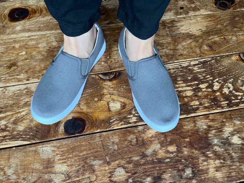 ダイソーの「スリッポン」はソールがかため