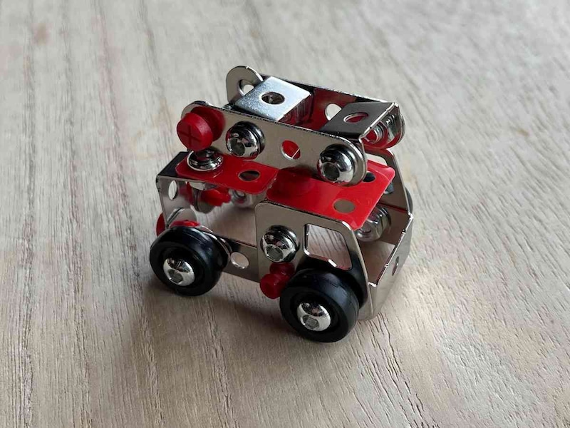 ダイソーの「メタル3Dパズル（レスキュー、1）」を作ってみた