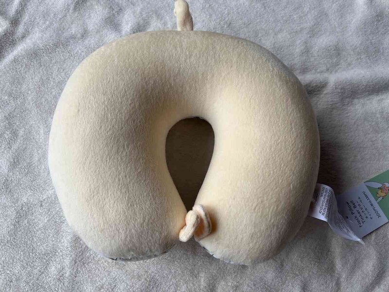 スリーピーの「ネックピロー、B（ティンカー・ベル）」の裏側