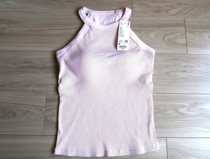 ユニクロ　ホルターネックブラタンクトップ　2290円（税込）