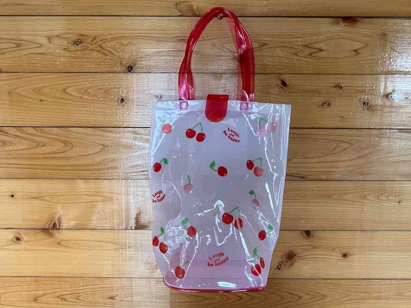 ダイソーの「立体ビーチバッグ（ポケット付）」