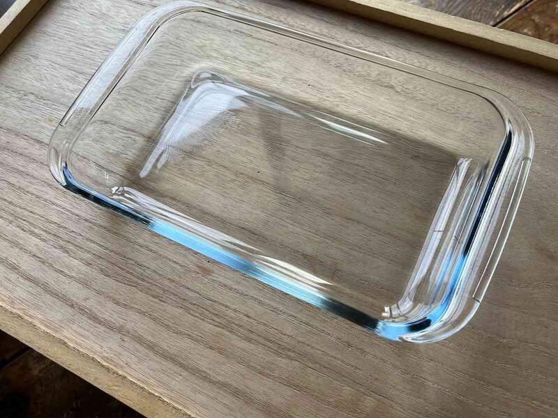 ダイソーの「長方形グラタン皿（1L）」