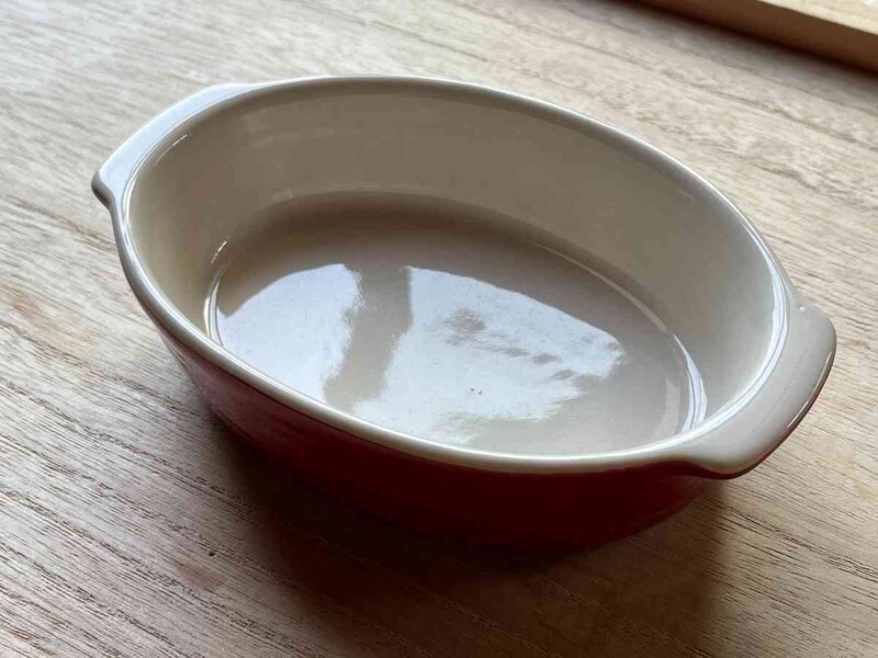 ダイソーの「オーバルグラタン皿」