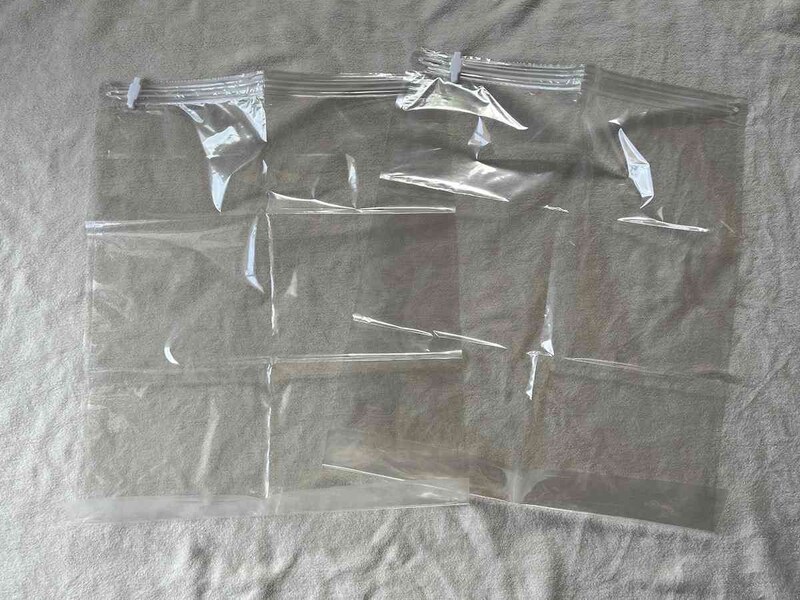 ダイソーの「トラベル圧縮バッグ（45cm×60cm）」は2枚入りでお得