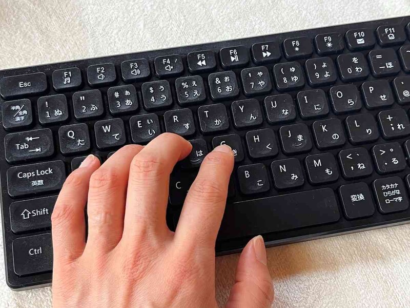 ダイソーの「フルキーボード（BK）」はカタカタ音がしない
