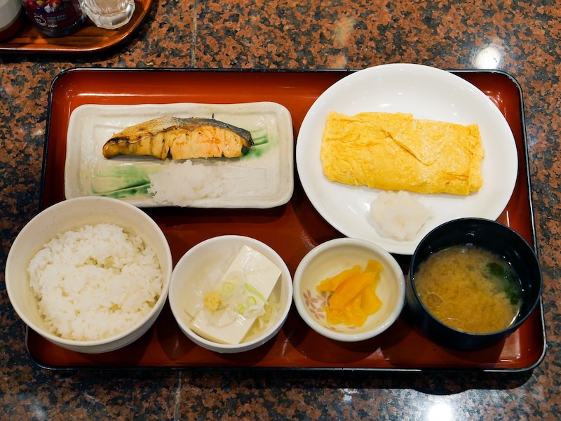 得朝定食(税込600円)