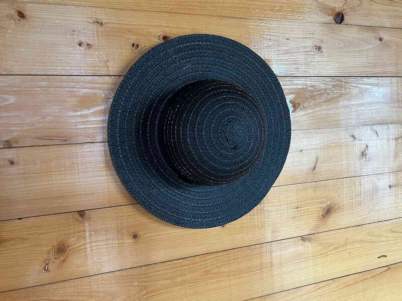 ダイソーの「アクトレスハット」はつばも広め