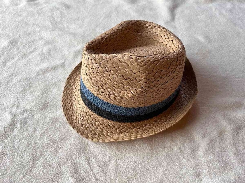 ダイソーの「中折れハット」