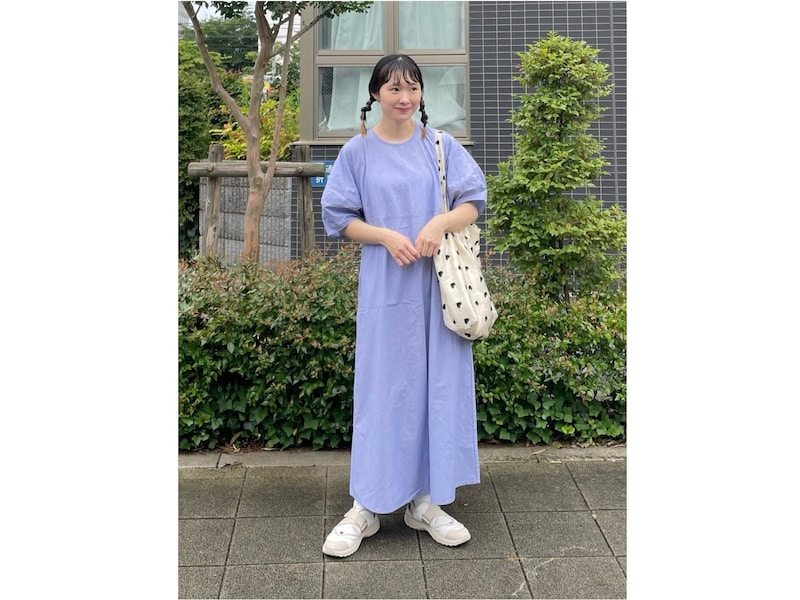 爽やかなブルーのワンピースは見た目にも涼やか 出典:WEAR