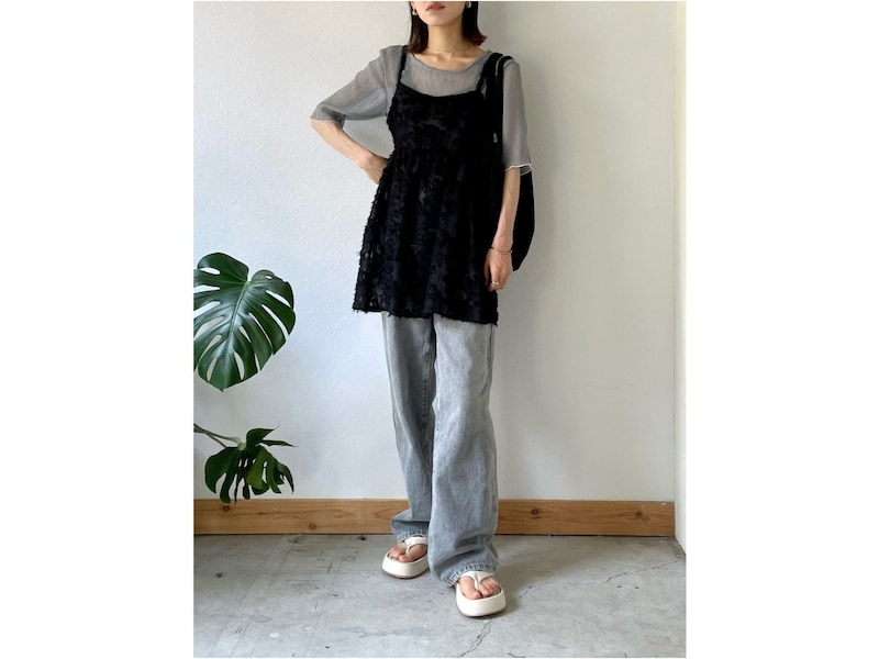 キャミソールはレイヤードに使えてアクセントにも 出典:WEAR