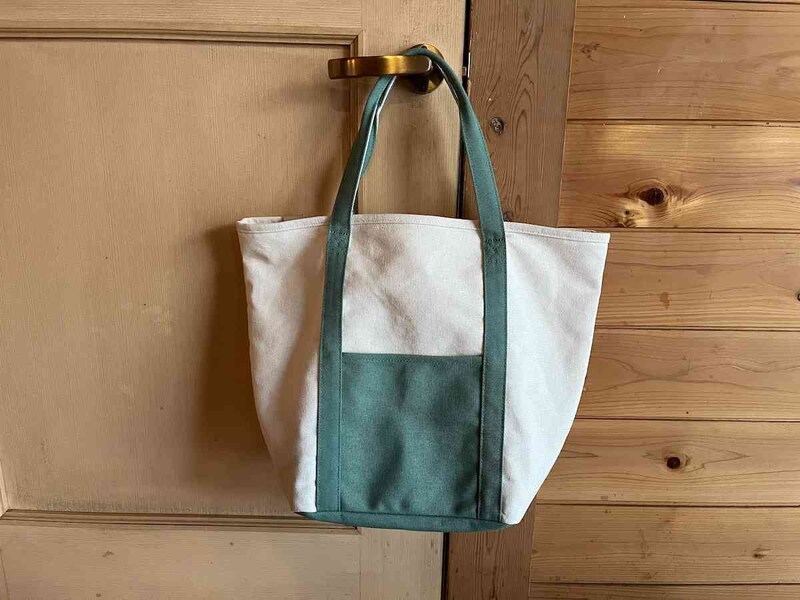 ワークマンの「キャンバストートL」