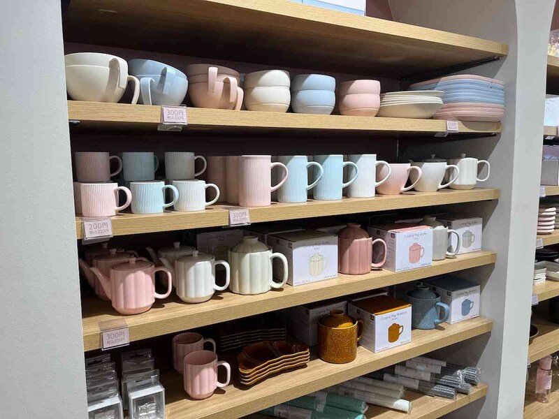 スリーピーには「ティポットやドリッパー」と同色のカップなどもある