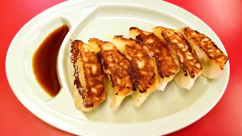 テイクアウトも可能な「特製ギョーザ」。