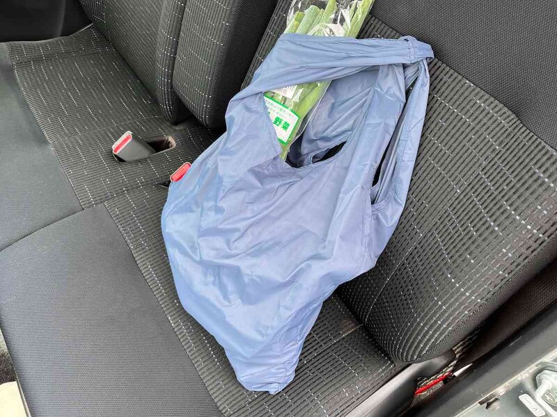 底を安定させれば、車のシートに置いても安心