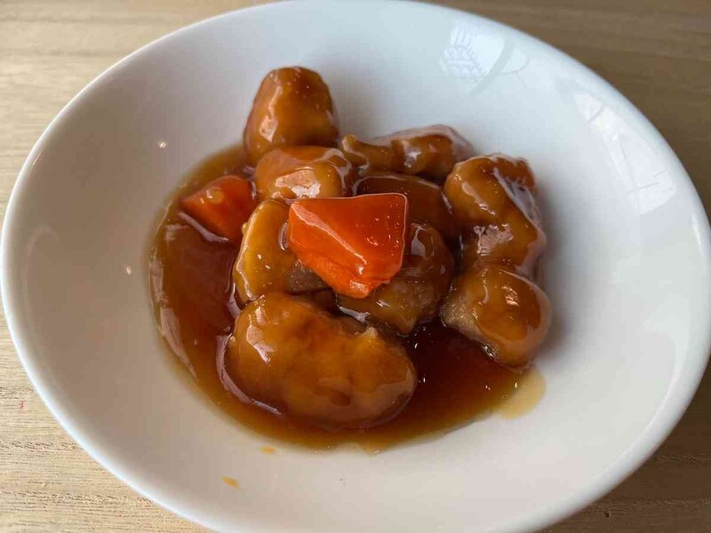 ローソンの「酢豚」、具材は大きめ