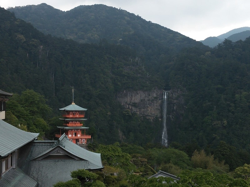 那智の滝と青岸渡寺