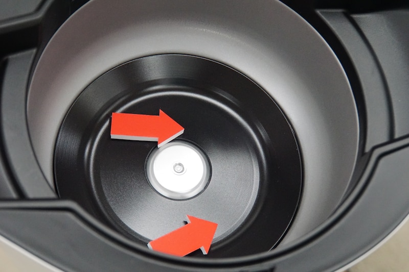 ホットクック proは「らっクリーンコート」の採用によって汚れが取りやすくなりました