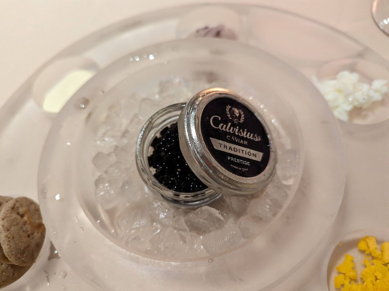  事前にオーダーするといだけるキャビア。追加料金等はなし