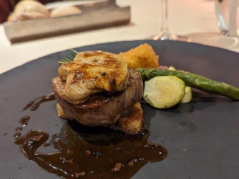  事前にオーダーするといだけるキャビア。追加料金等はなし