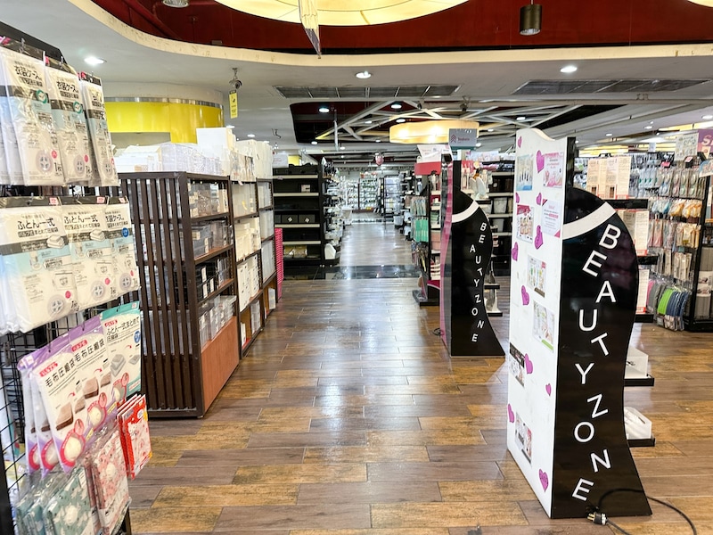 タイ・バンコク「ダイソー」セントラルプラザ店の店内