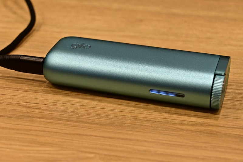 USB-Cポートから充電