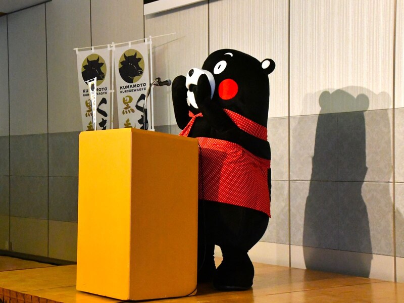 みなさんにご挨拶（7月17日、東京都港区）