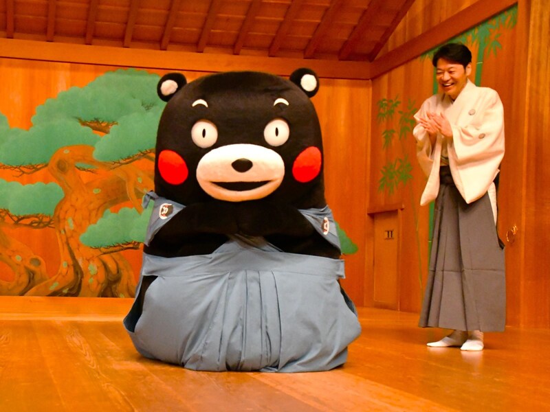 裃袴姿で狂言会（7月28日、東京都渋谷区）