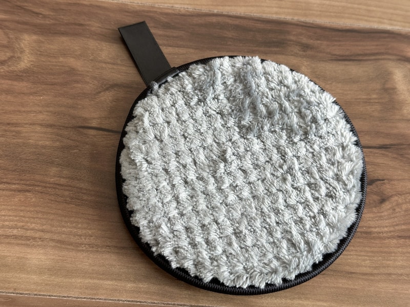 水、ぬるま湯でメイクが落とせるパフ