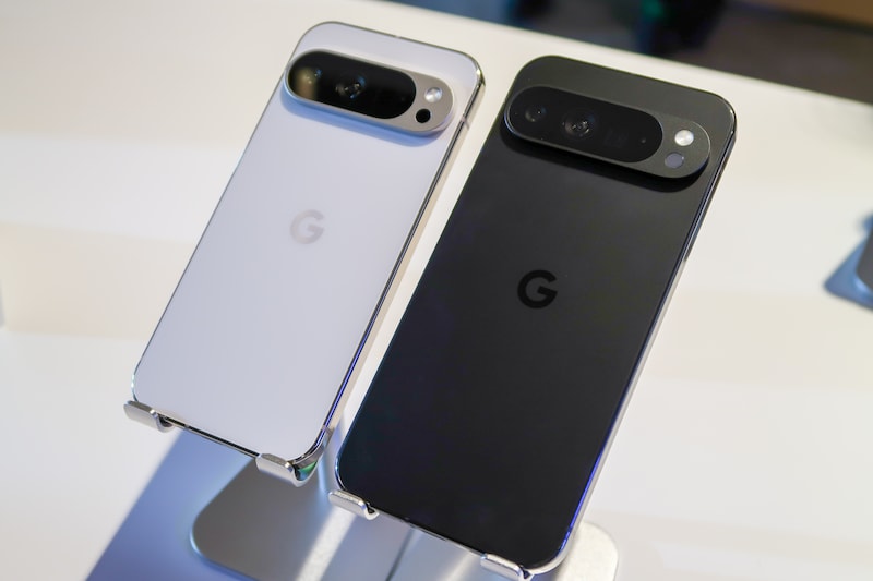 「Google Pixel 9 Pro」（左）と「Google Pixel 9 Pro XL」（右）