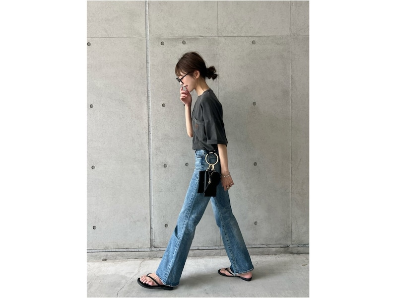 シンプルコーデのポイントにアクセサリー感覚で使える　出典：WEAR