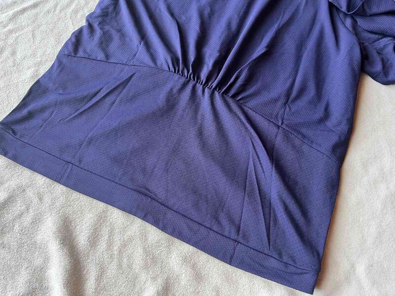 ワークマンの「UVサンガードパーカー」は背中に工夫あり