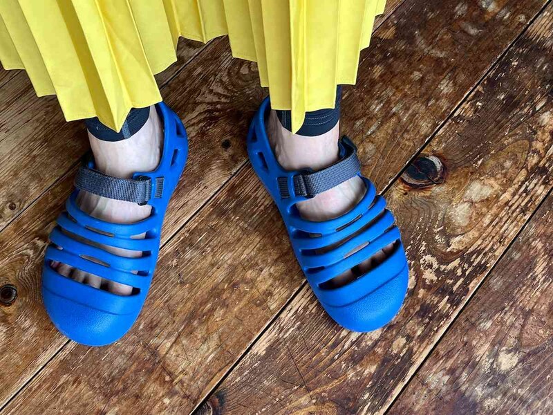 23cmの靴を履く筆者はワークマンの「ボーンサンダル」Sサイズを使用