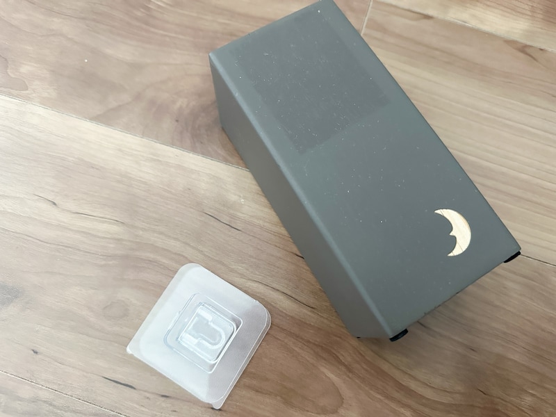 フィルムフックが付属されている「ハンディクリーナー収納」