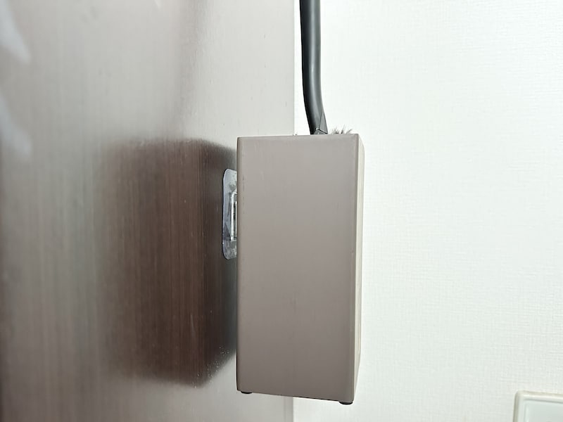 付属のフックで浮かす収納ができる