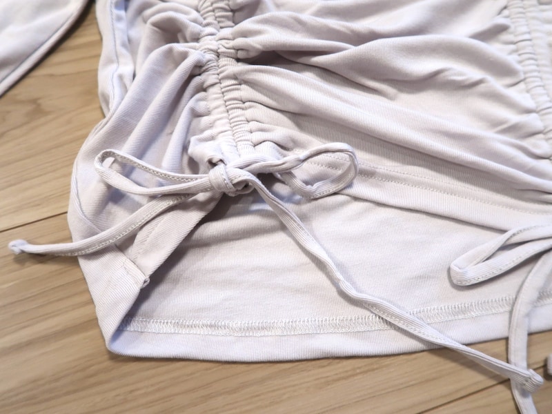 このようにブラウジングして、裾の長さを変えることができるんです