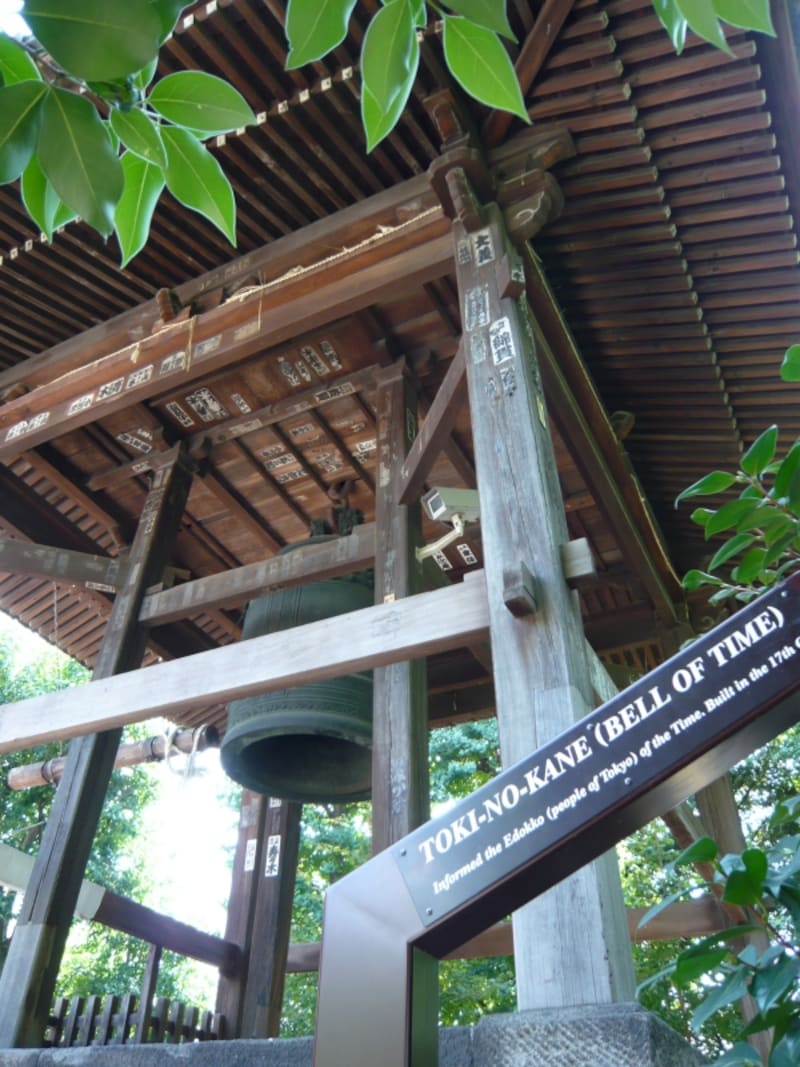 『弁天堂』の右手にある鐘楼の鐘