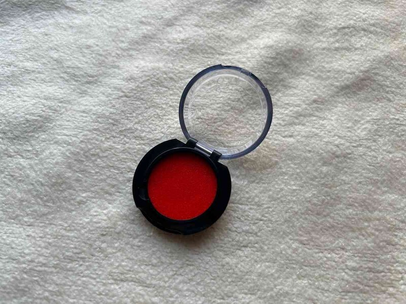 キャンドゥの「携帯ミニ朱肉 速乾タイプ」は約5秒で乾く