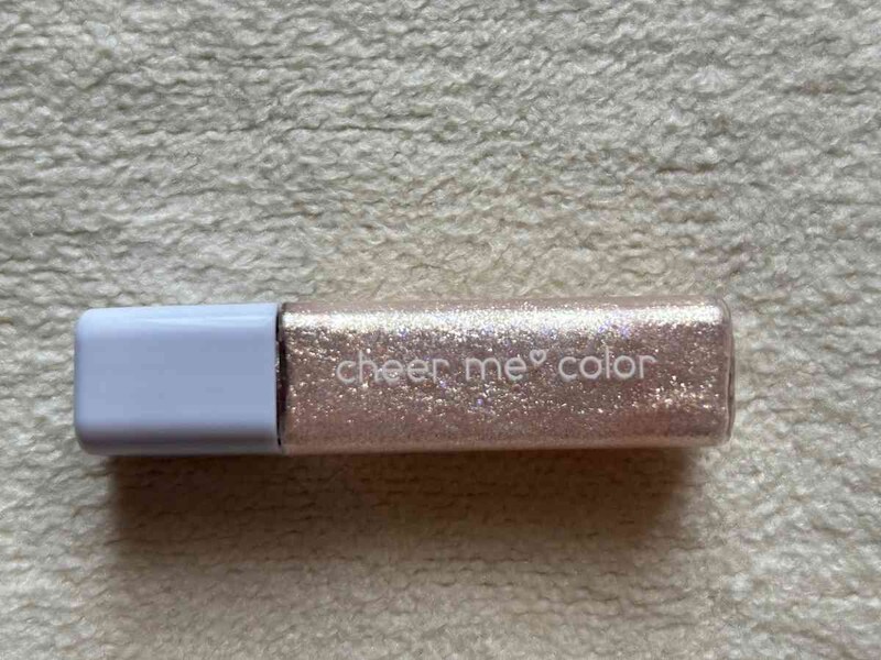 セリアの「チアミーカラー グリッターアイライナー スパークルゴールド」