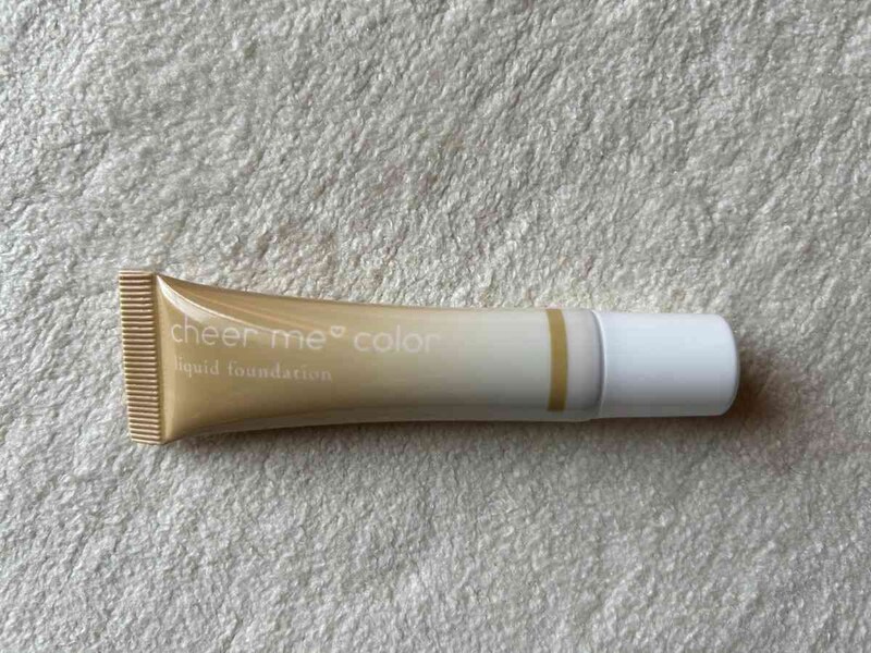セリアの「チアミーカラー リキッドファンデーション ベージュオークル」
