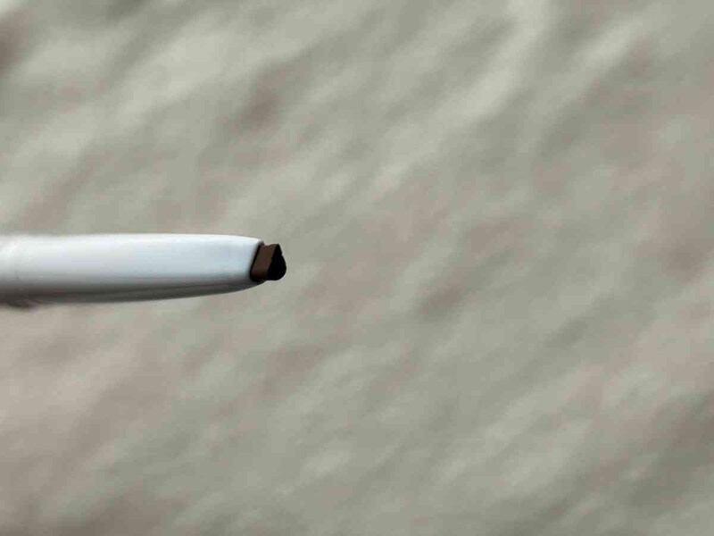 セリアの「AC クリームアイライナー 02」は角度によって太さを変えられるペン先