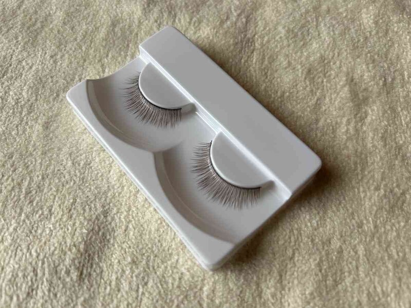 セリアの「SHつけまつげ3D 01 ナチュラル」は優しい雰囲気に