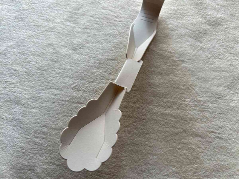 キャンドゥの「使い捨て紙トング 2P」は紙製