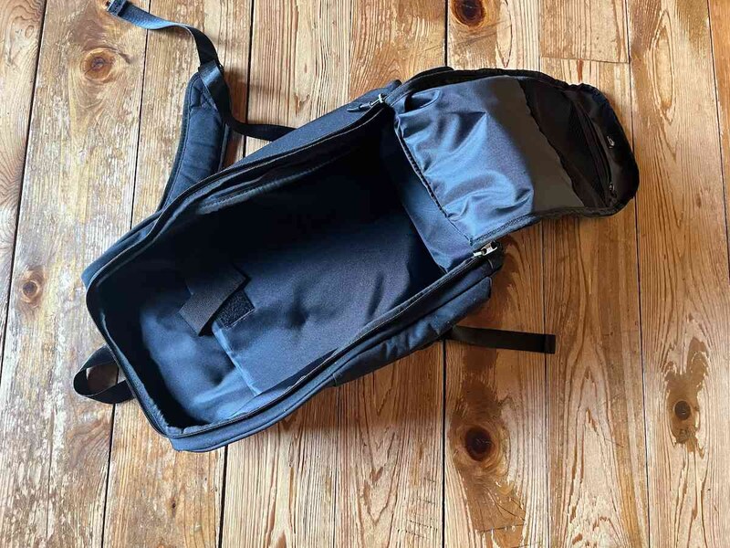 ワークマンの「コーデュラワイドオープンリュック」は大きく開く