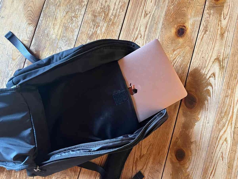 ワークマンの「コーデュラワイドオープンリュック」はノートパソコンも入る