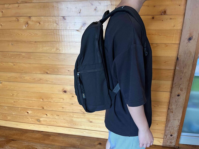 ワークマンの「コーデュラワイドオープンリュック」は容量があるので、旅行にも最適