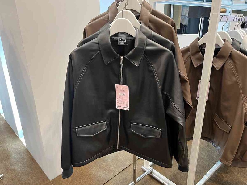 ワークマンの「フェイクレザーライダースブルゾン」