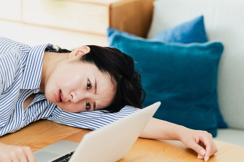 女性