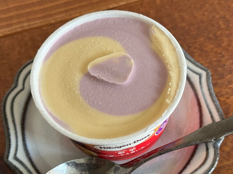 ハーゲンダッツ  ミニカップ『彩芋~蜜いも&紫いも~』