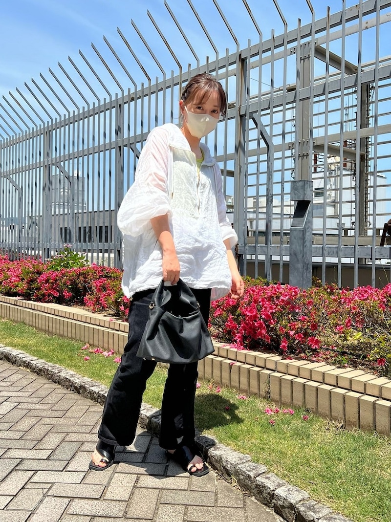 程よいサイズの黒バッグならその後も使えてコスパよし 出典:WEAR