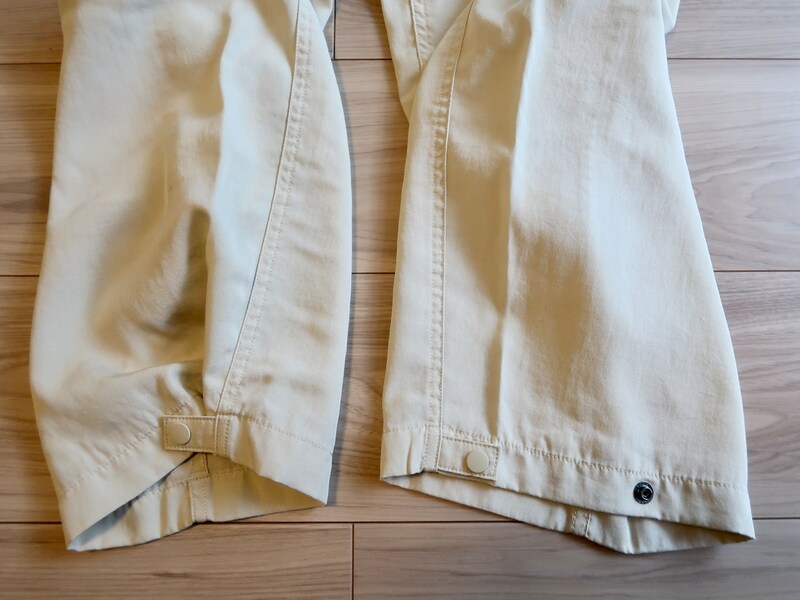 裾に2箇所のボタンがあり、それぞれでシルエットを変えることができます